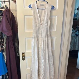 Anthropologie White Scallop V-Neck Sleeveless Maxi Dress